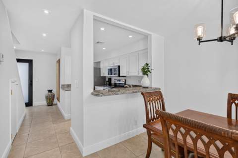 547 NE 7th Avenue, Fort Lauderdale FL - photo 10 of 45