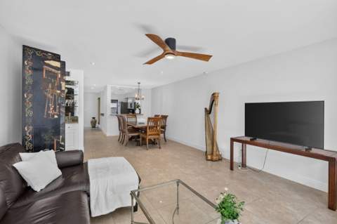 547 NE 7th Avenue, Fort Lauderdale FL - photo 15 of 45