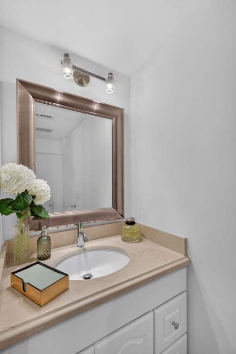 547 NE 7th Avenue, Fort Lauderdale FL - photo 17 of 45