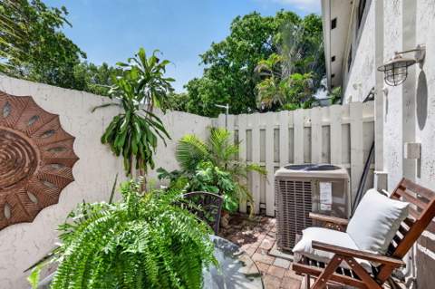 547 NE 7th Avenue, Fort Lauderdale FL - photo 19 of 45