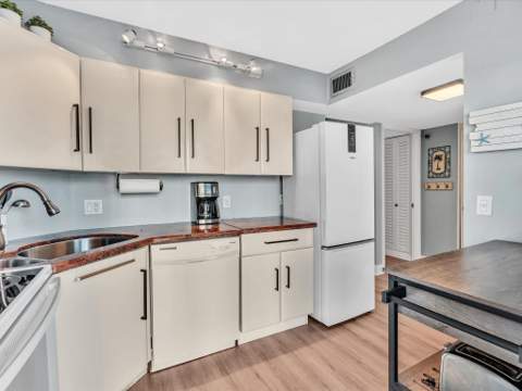 201 N Ocean Boulevard #202, Pompano Beach FL - photo 11 of 47