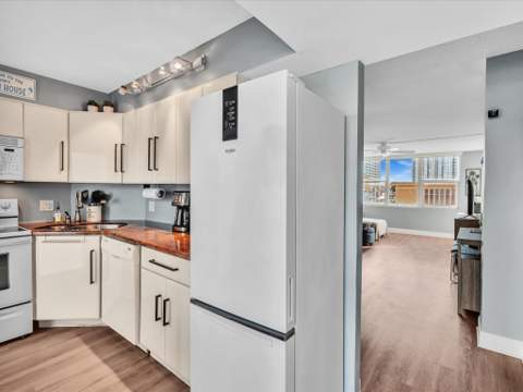 201 N Ocean Boulevard #202, Pompano Beach FL - photo 13 of 47