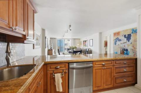 1865 S Ocean Drive #16H, Hallandale Beach FL - photo 17 of 43