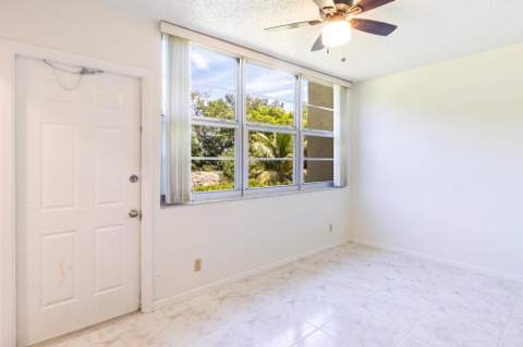 2825 SW 22nd Avenue #Apt 107, Delray Beach FL - photo 11 of 17