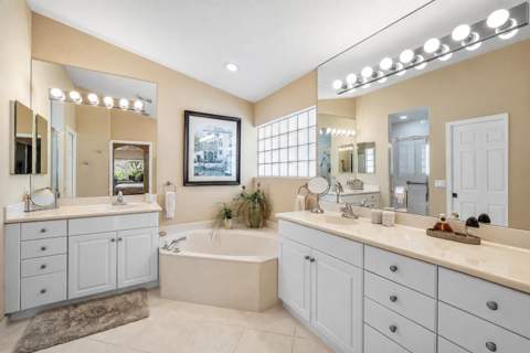 7182 Haviland Circle, Boynton Beach FL - photo 23 of 49