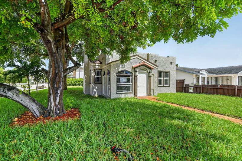 2 bedroom Single Family Residence at 739 Kaye Street #0, Gardens The, West Palm Beach — photo 3