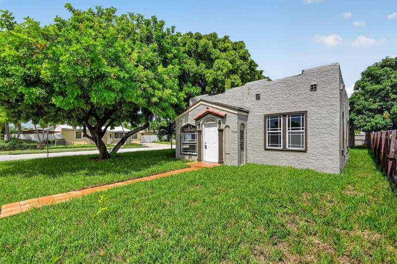 2 bedroom Single Family Residence at 739 Kaye Street #0, Gardens The, West Palm Beach — photo 4