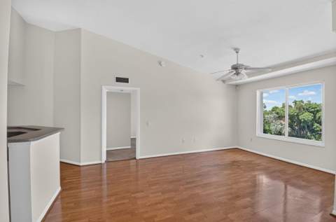 417 Villa Circle, Boynton Beach FL - photo 11 of 55