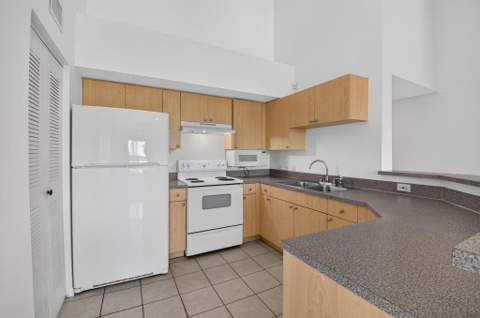417 Villa Circle, Boynton Beach FL - photo 16 of 55