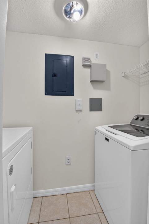 417 Villa Circle, Boynton Beach FL - photo 19 of 55