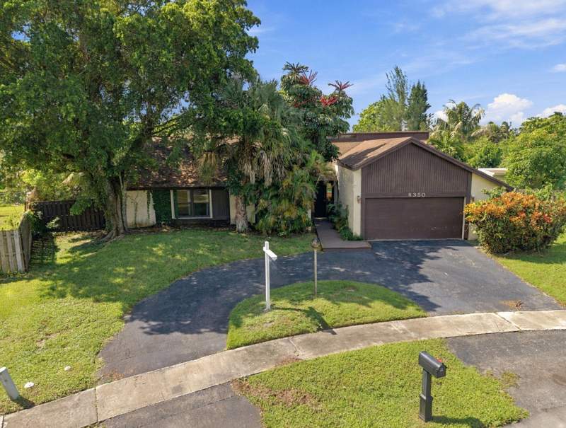 4 bedroom Single Family Residence at 8350 NW 51st Street, City Of Lauderhill Sec Three, Lauderhill — photo 3
