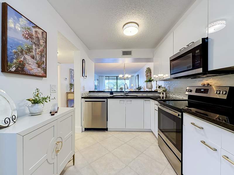 2 bedroom Condominium at 6219 Coral Lake Drive #207, Coral Gate Vii Condo, Margate — photo 4