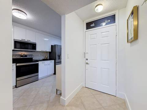 6219 Coral Lake Drive #207, Margate FL - photo 6 of 36