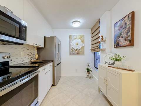 6219 Coral Lake Drive #207, Margate FL - photo 7 of 36