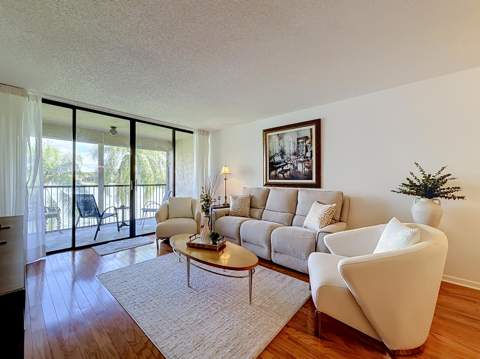 6219 Coral Lake Drive #207, Margate FL - photo 11 of 36
