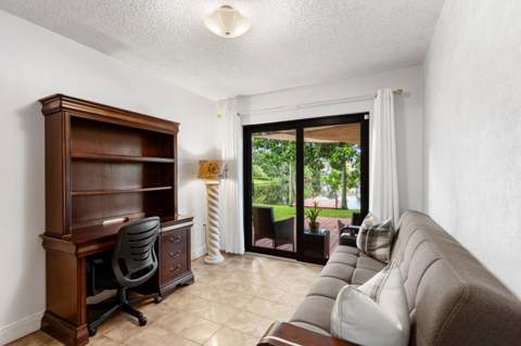 4051 SW 82nd Terrace, Davie FL - photo 16 of 33
