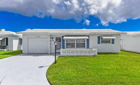 116 SW 10Th Court, golf community for sale in Boynton Beach