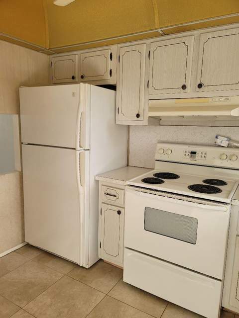 2951 Sunrise Lakes Drive, Sunrise FL - photo 7 of 16
