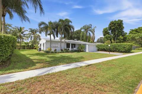 2460 SW 15th Street, Fort Lauderdale FL - photo 6 of 44
