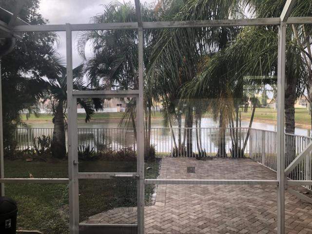 4 bedroom Single Family Residence at 147 Kensington Way, Anthony Groves Ph 1, Royal Palm Beach — photo 2