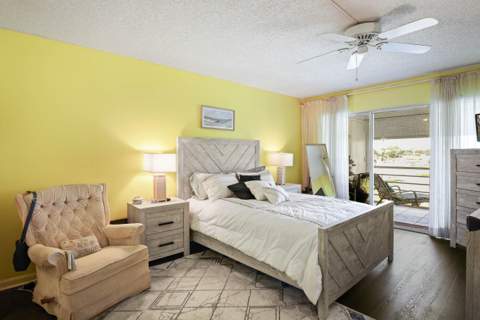 3755 Via Poinciana #402, Lake Worth FL - photo 11 of 45