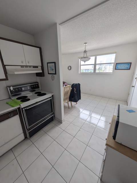 111 Golden Isles Drive #C10, Hallandale Beach FL - photo 15 of 24