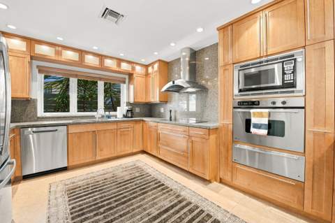 4230 NE 19th Avenue, Oakland Park FL - photo 17 of 51