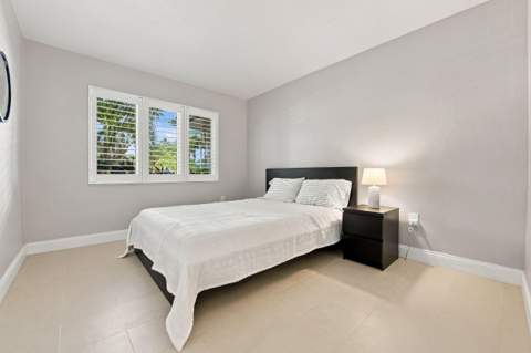 4230 NE 19th Avenue, Oakland Park FL - photo 24 of 51
