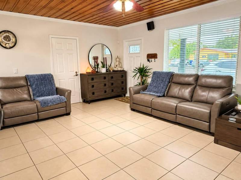 3 bedroom Single Family Residence at 4401 SW 21st Street, Rock Hill Sec, Fort Lauderdale — photo 4