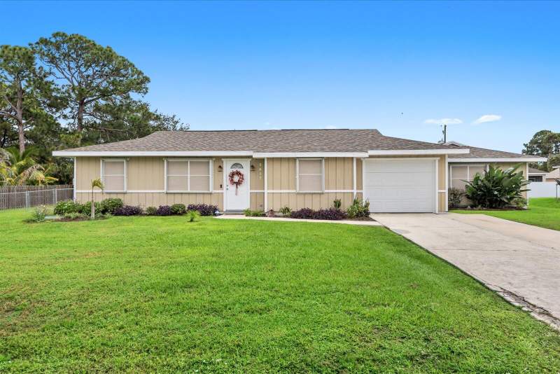 3 bedroom Single Family Residence at 2417 SW Roney Road, Port St Lucie Section 12, Port St. Lucie — photo 3