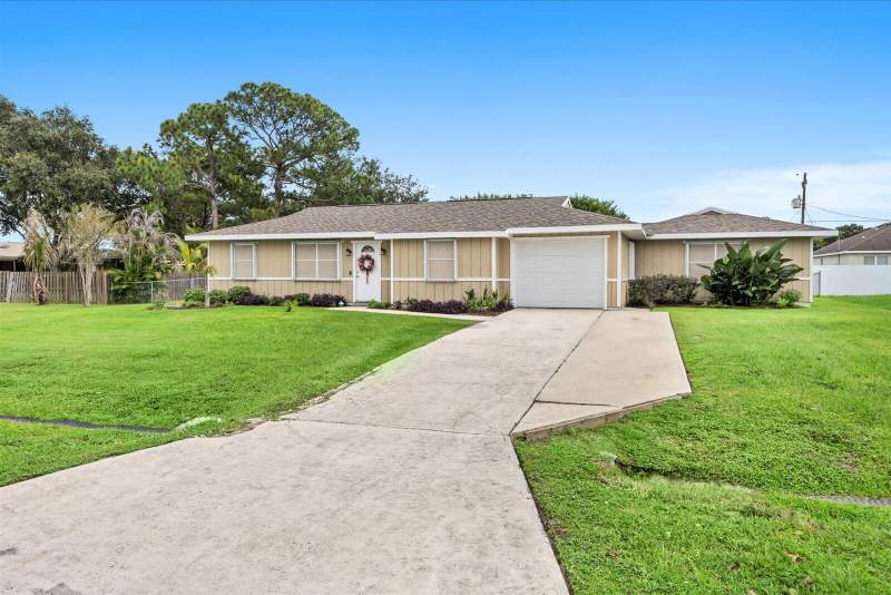 3 bedroom Single Family Residence at 2417 SW Roney Road, Port St Lucie Section 12, Port St. Lucie — photo 4
