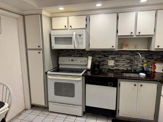 1 bedroom Condominium at 2600 S Course Drive #107, No 15 Palm-Aire Country Club, Pompano Beach — photo 2