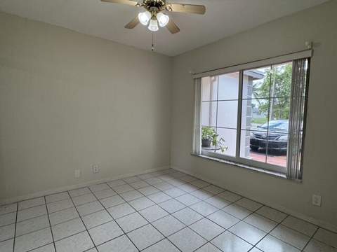 8306 NW 74th Terrace, Tamarac FL - photo 9 of 37