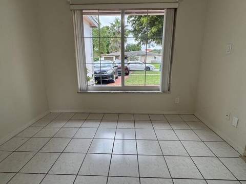 8306 NW 74th Terrace, Tamarac FL - photo 8 of 37