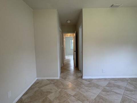 8306 NW 74th Terrace, Tamarac FL - photo 13 of 37