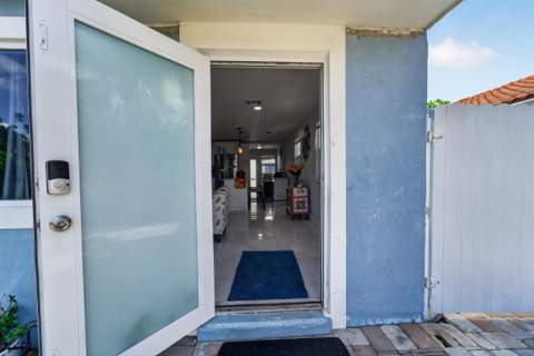 946 Mcintosh Street, West Palm Beach FL - photo 9 of 53