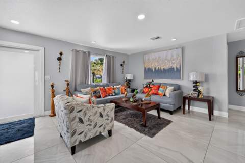 946 Mcintosh Street, West Palm Beach FL - photo 12 of 53