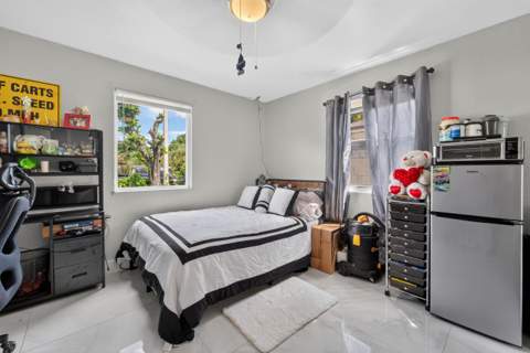 946 Mcintosh Street, West Palm Beach FL - photo 22 of 53