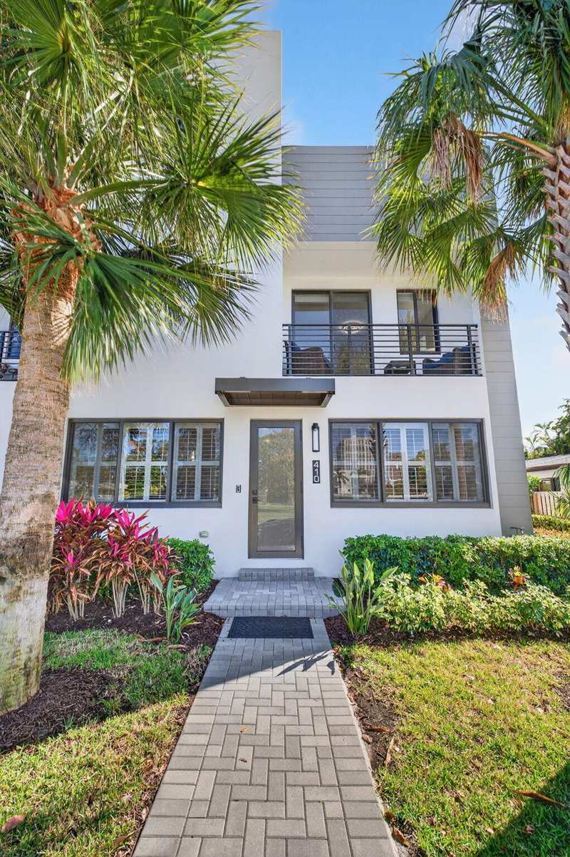 3 bedroom Townhouse at 410 SE 12th Court, Croissant Park, Fort Lauderdale — photo 1