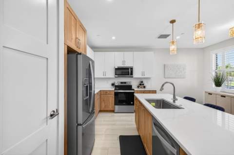 410 SE 12th Court, Fort Lauderdale FL - photo 12 of 65