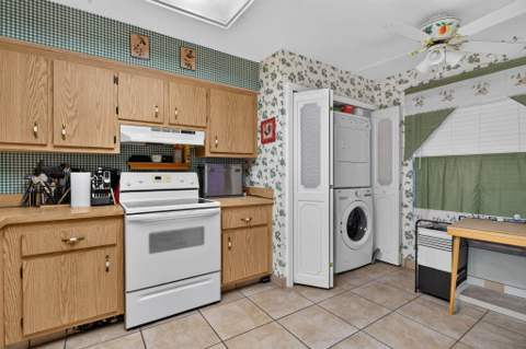 4550 NW 18th Avenue #107, Deerfield Beach FL - photo 9 of 43
