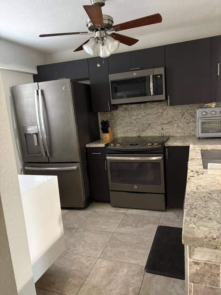 2 bedroom Condominium at 4311 Crystal Lake Drive, Wincast Arms North Condo, Pompano Beach — photo 5