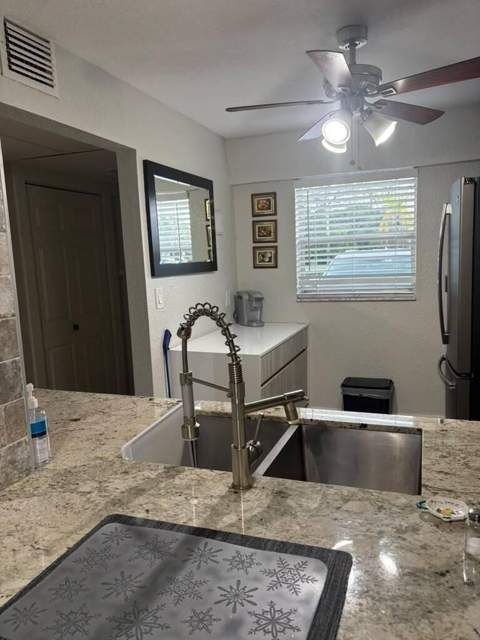 4311 Crystal Lake Drive, Pompano Beach FL - photo 6 of 16