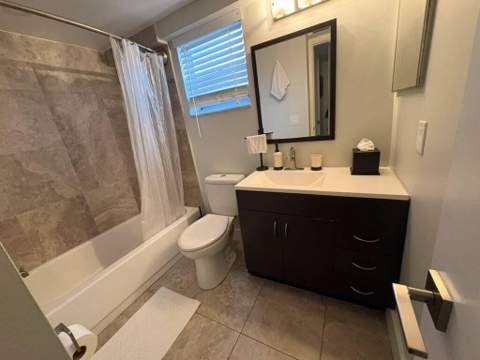 4311 Crystal Lake Drive, Pompano Beach FL - photo 15 of 16
