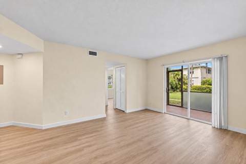 1505 SE Royal Green Circle #103, Port St. Lucie FL - photo 8 of 39