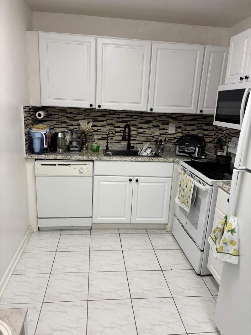 2 bedroom Condominium at 321 Brighton H, Brighton At Century Village Condo, Boca Raton — photo 2
