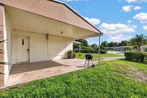 4351 Colt Lane, West Palm Beach FL - photo 22 of 37