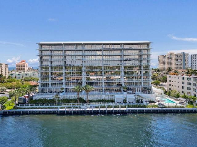 407 N Riverside Drive #204