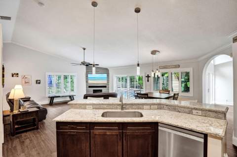 9645 E Tree Tops Court, Davie FL - photo 16 of 47