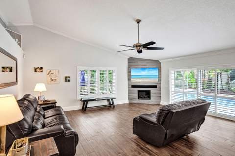 9645 E Tree Tops Court, Davie FL - photo 17 of 47